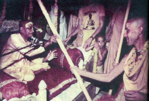 Swami B.G. Narasingha Maharaja receives sannyasa from Srila Prabhupada